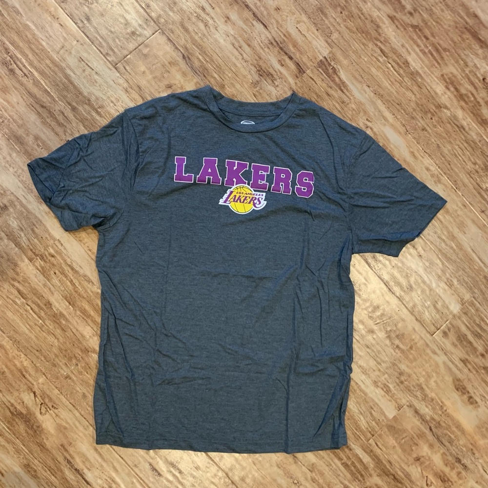 Los Angeles Lakers men’s large tee shirt
